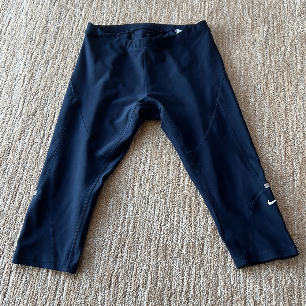 Nike FITDRY Capris